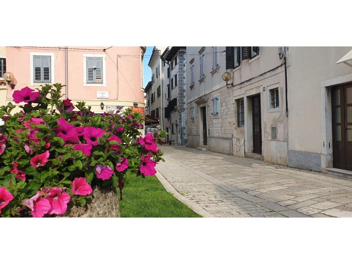 Eufrasiana Apartments Poreč Exteriör bild